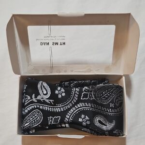NEW Dan Smith Bow Tie in Gift Box Black Silver Gray Paisley Microfiber Hand Made